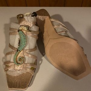 J. Renee Women’s Satin Evening Sandals Sz 10 New